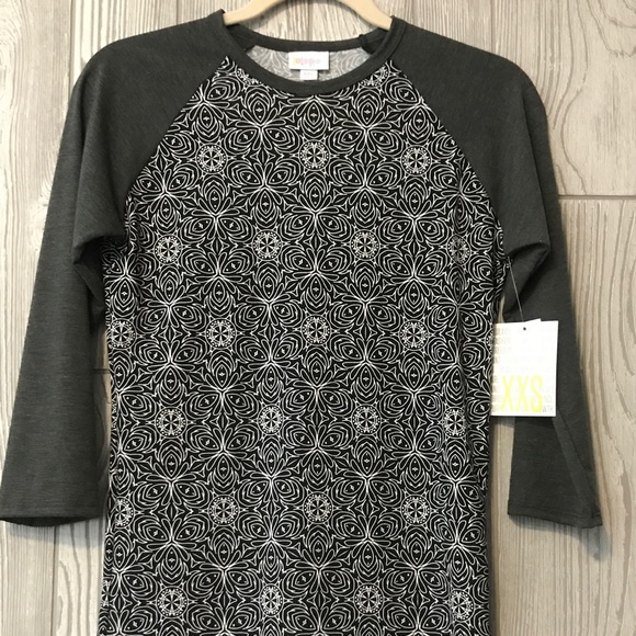 LuLaRoe Tops - XXS Randy tee